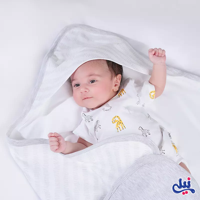 لباس سفید نوزادی