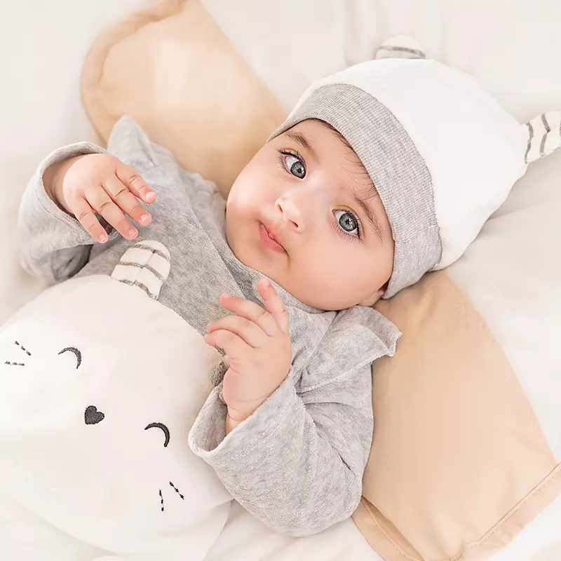 ایدههای جذاب لباس برای ماهگرد نوزاد